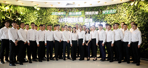 600五四青年节参加工匠馆合影.jpg